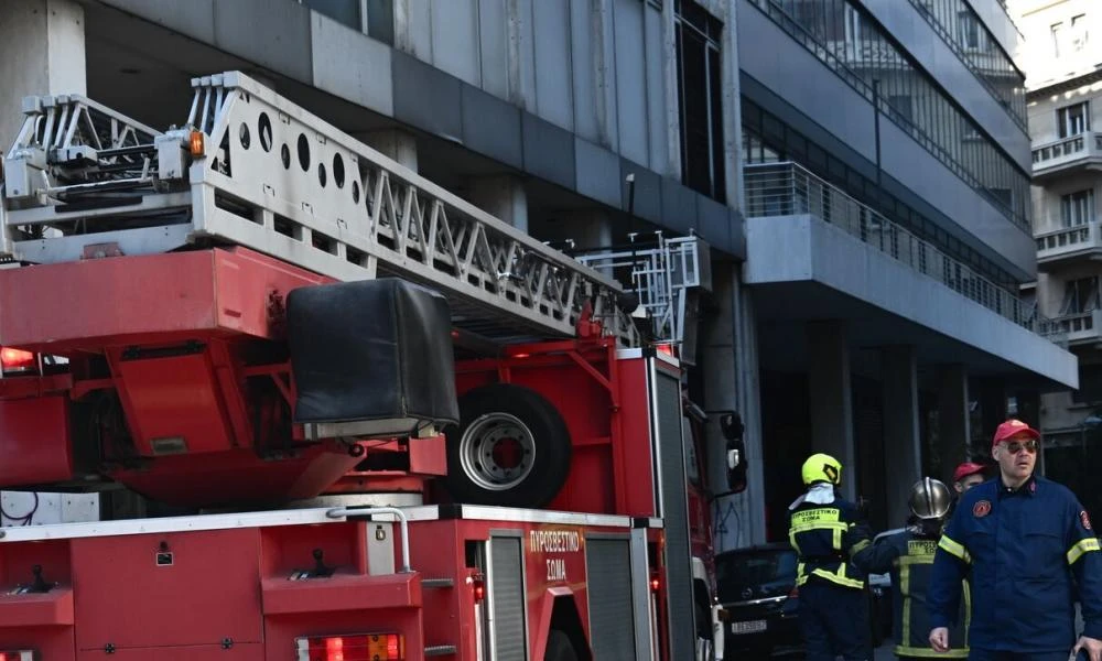 Βίντεο ντοκουμέντο: Η στιγμή της έκρηξης έξω από το Υπουργείο Εργασίας